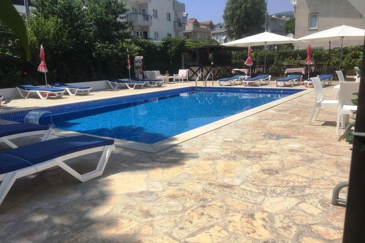 Uenver Hotel Adana Exteriör bild
