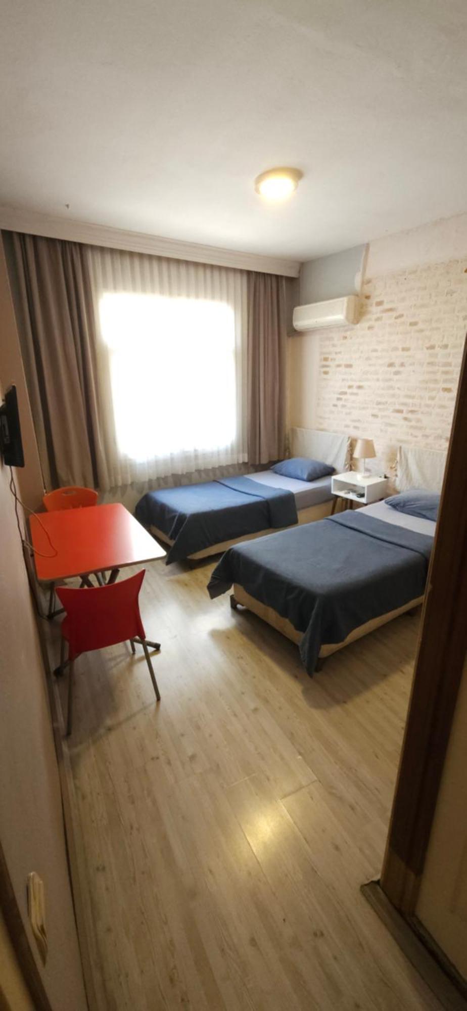 Uenver Hotel Adana Exteriör bild