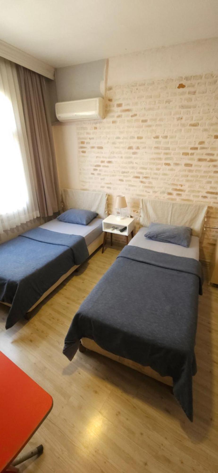 Uenver Hotel Adana Exteriör bild