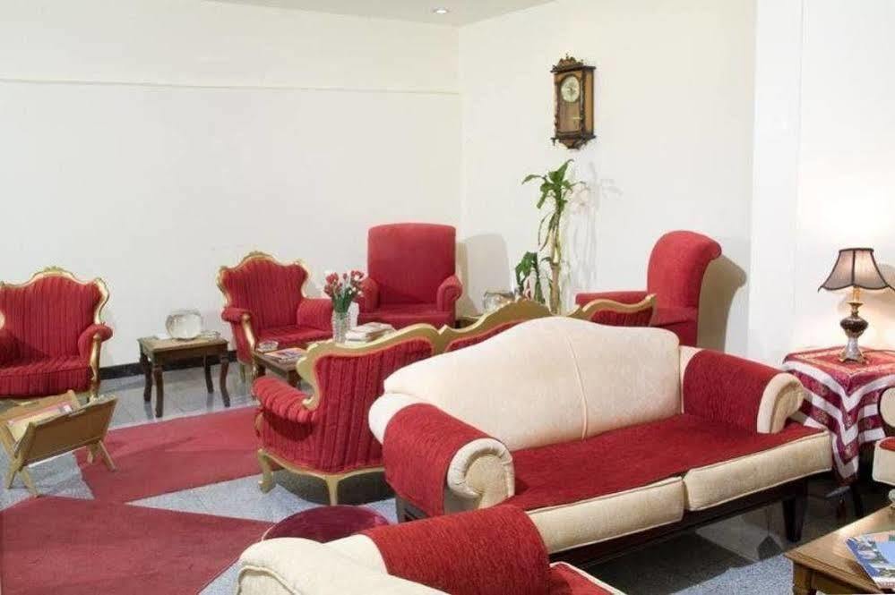 Uenver Hotel Adana Exteriör bild