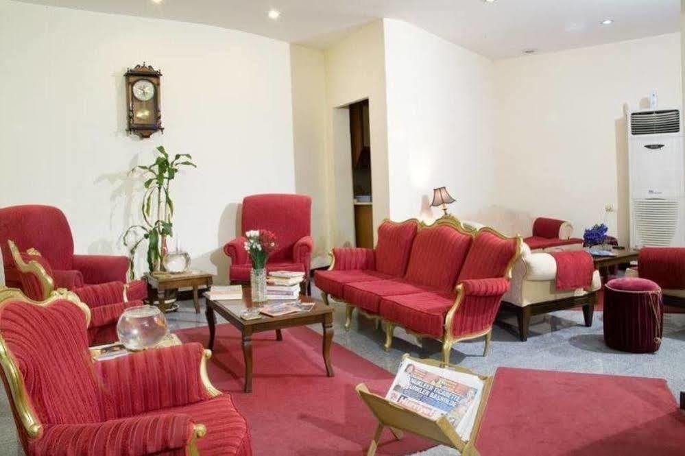 Uenver Hotel Adana Exteriör bild